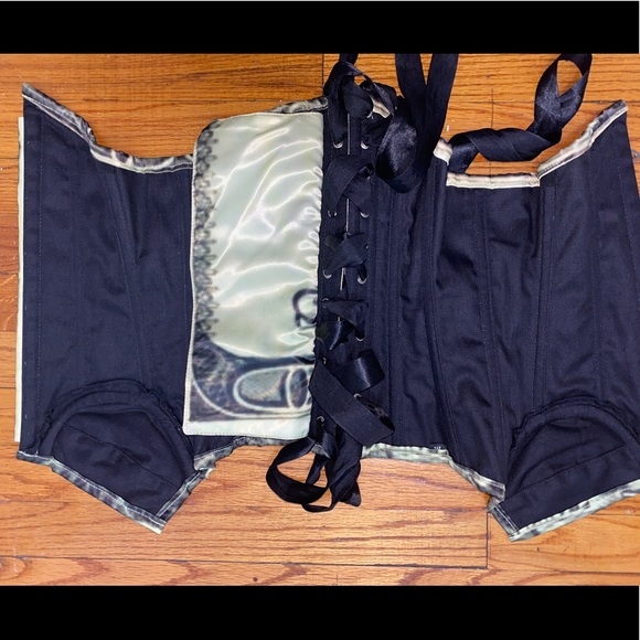 Money Corset The Remix LA - Picture 6 of 6